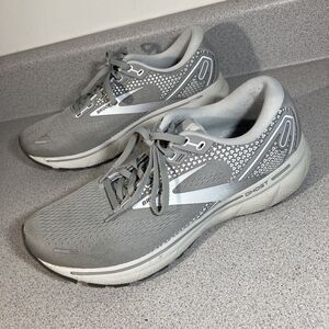 Brooks Ghost 14 Gray Women's Size 10 White Cushion Neutral Medium Width Grey